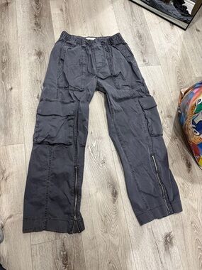 Women’s Abercrombie Navy Cargo Pants - Zip Ankles